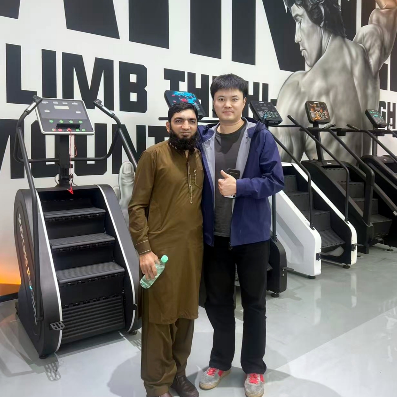 yingruis Fitness Equipment Technology Co., Ltd. Berjaya Melengkapkan Tempahan 30 Treadmill Melengkung untuk Pelanggan Pakistan